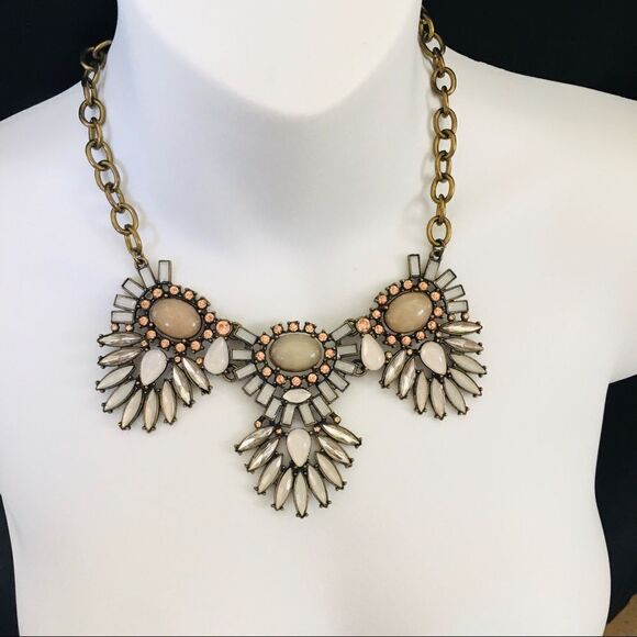 Statement Bib Necklace Crystal Rhinestone Antiqued 4218 - Picture 7 of 10